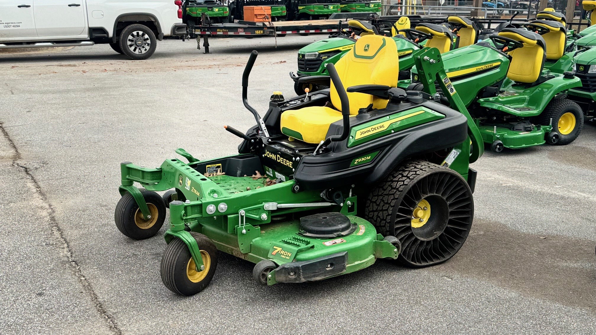 2025 John Deere Z930M Image 1