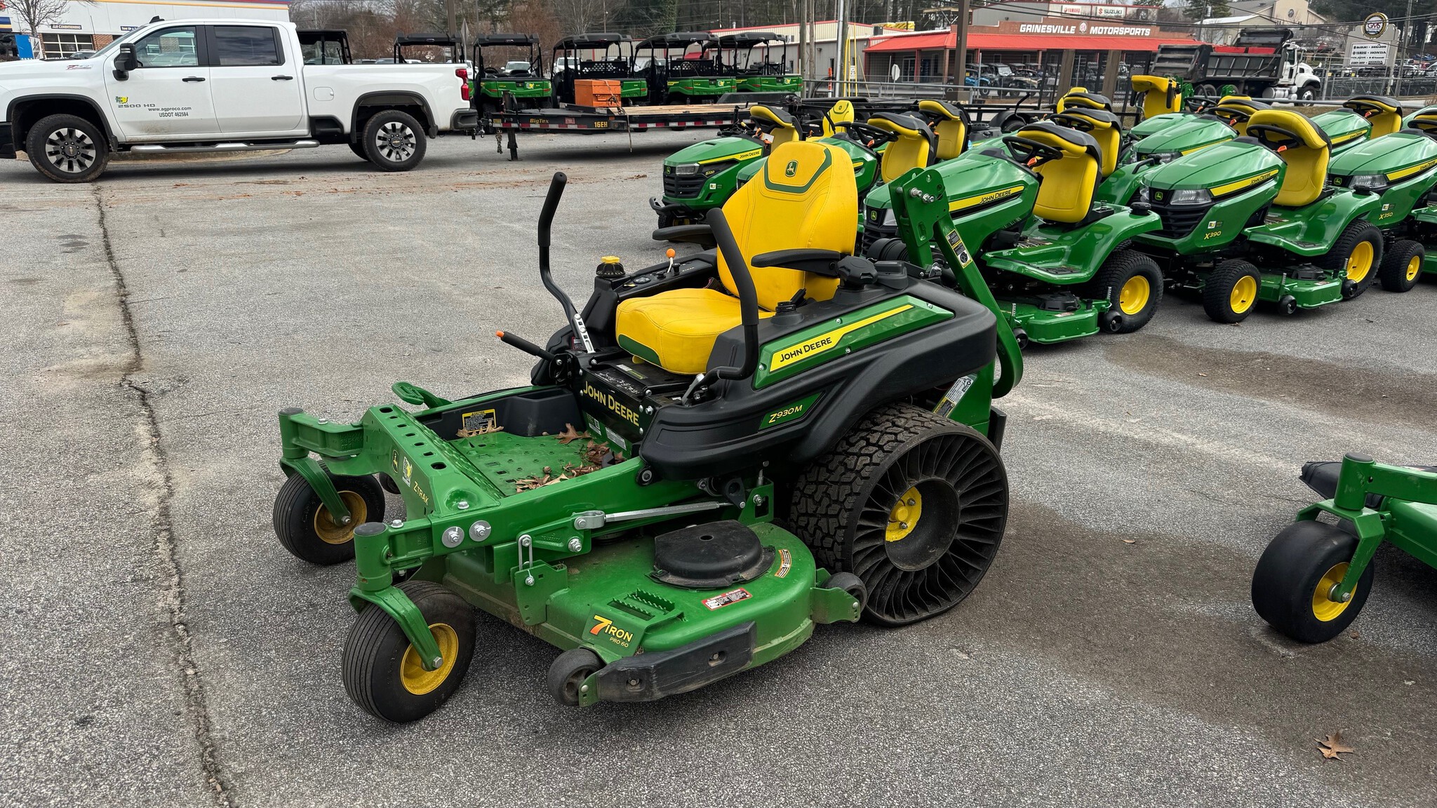 2025 John Deere Z930M Image 6