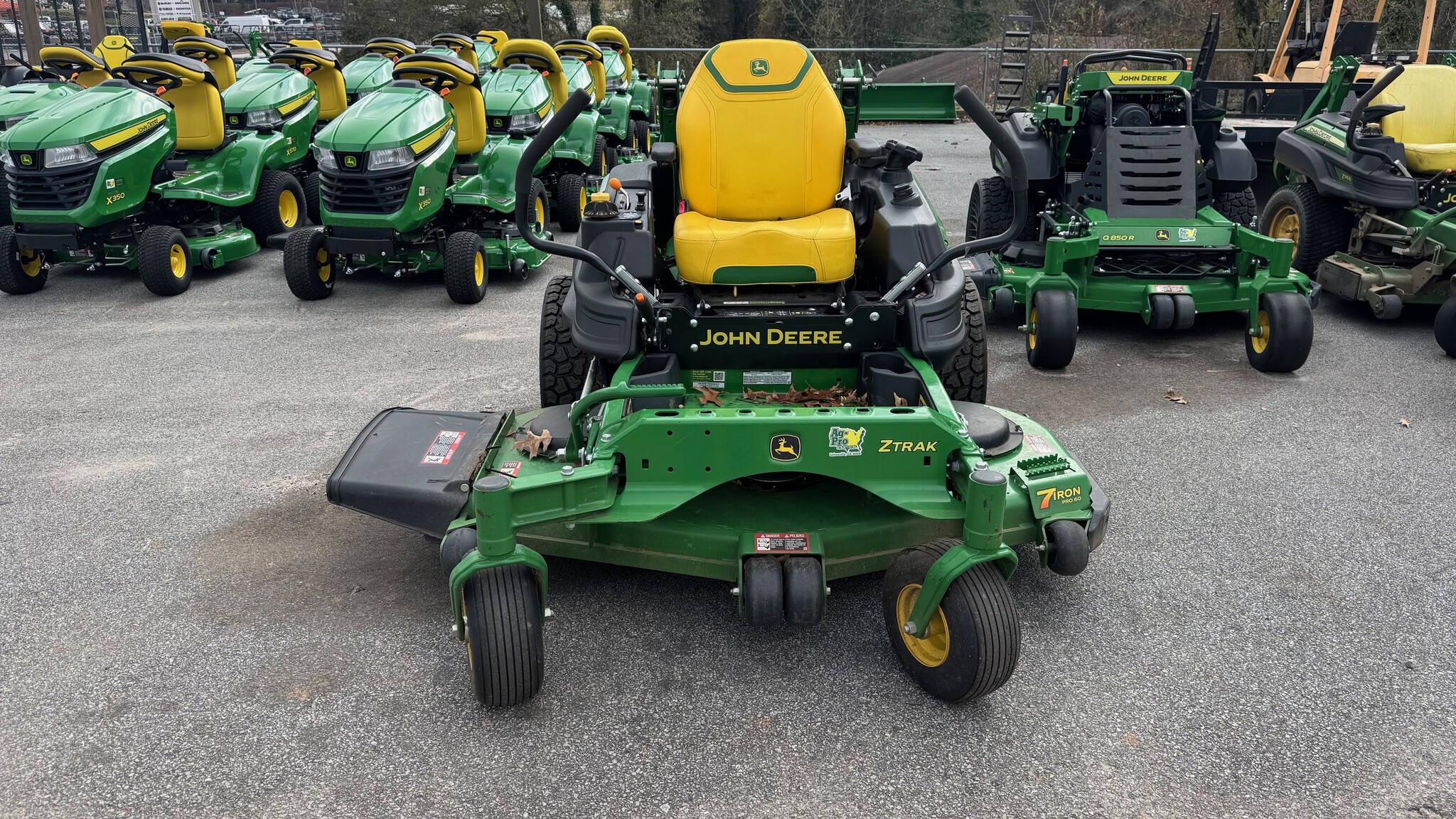 2025 John Deere Z930M Image 2