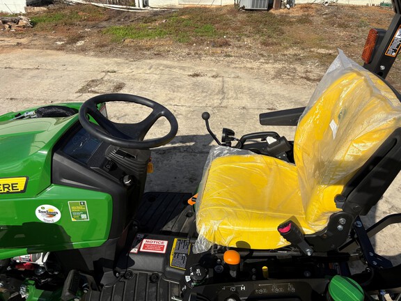 2024 John Deere 1025R Photo 6