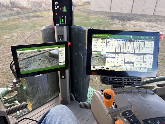 2025 John Deere 8R 410 - Photo13