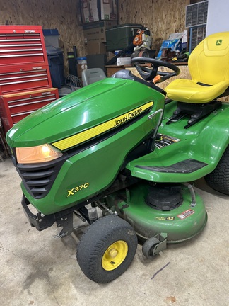 2022 John Deere X370 - Photo4