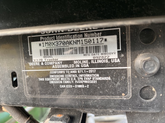 2022 John Deere X370 - Photo23