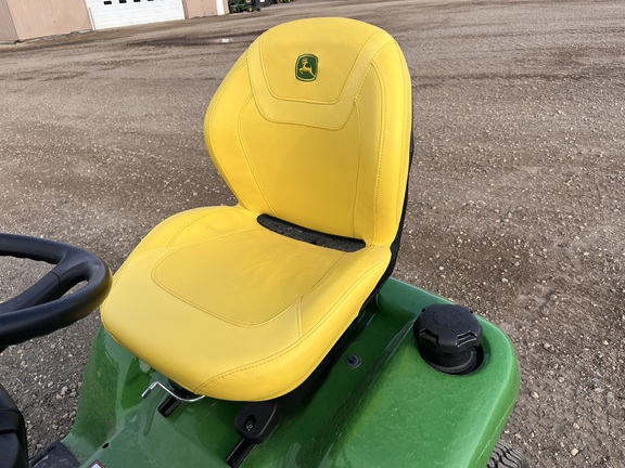 2022 John Deere X370 - Photo15
