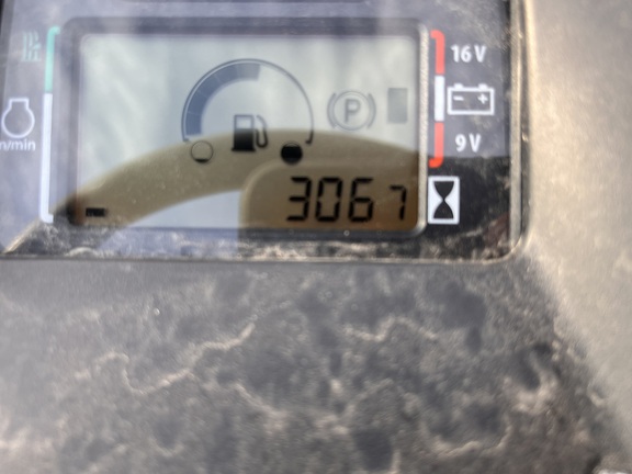 2022 John Deere X370 - Photo19