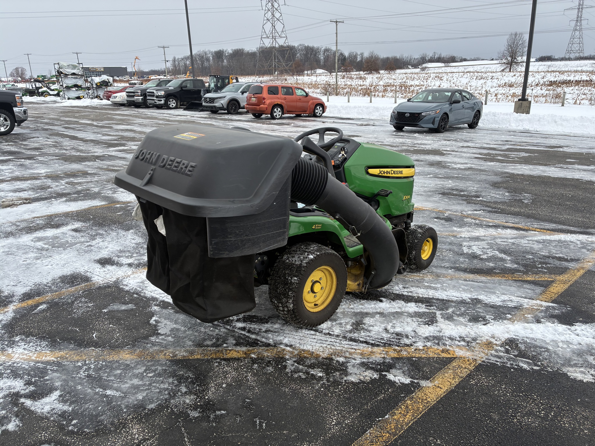 2011 John Deere X304 Image 3