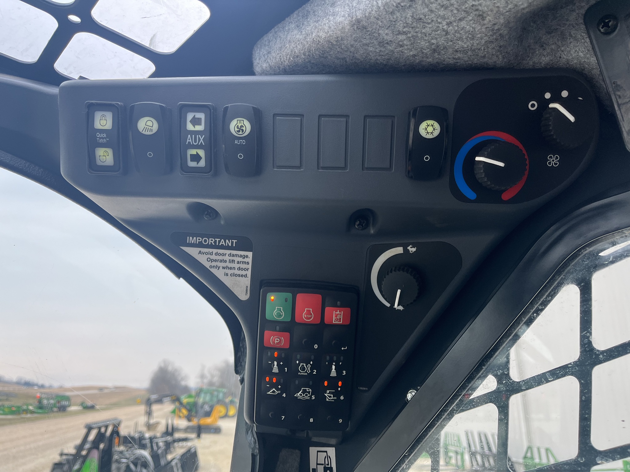  2025 John Deere 325G at Heritage Tractor in Jefferson City, MO