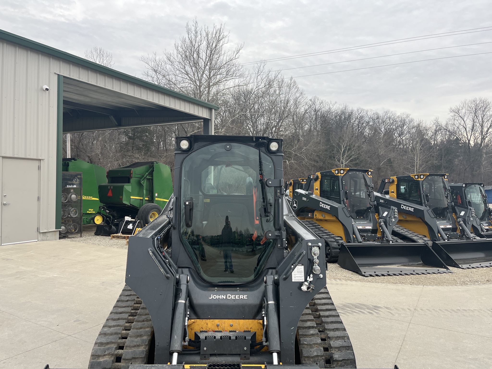  2025 John Deere 325G at Heritage Tractor in Jefferson City, MO