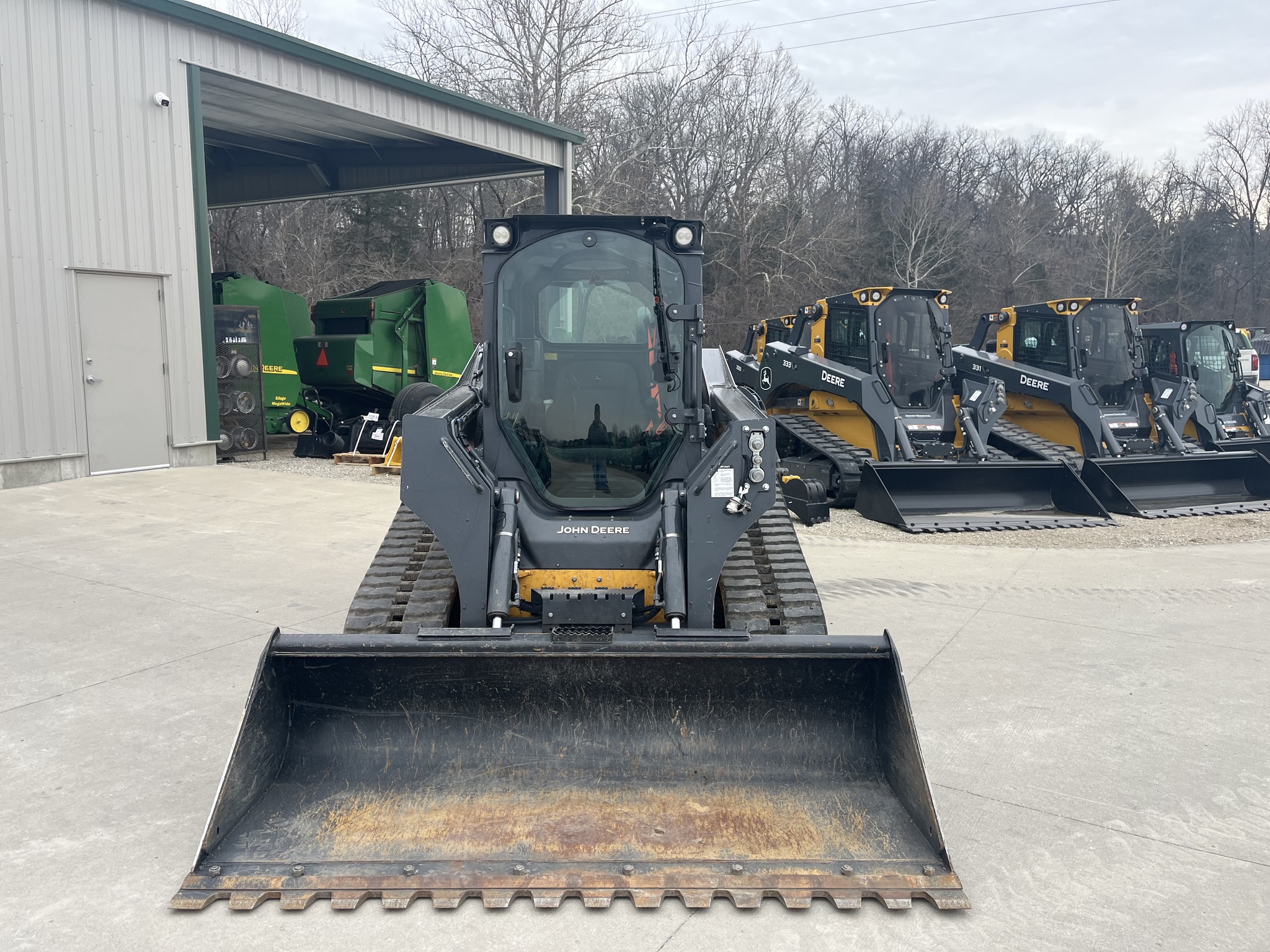  2025 John Deere 325G at Heritage Tractor in Jefferson City, MO