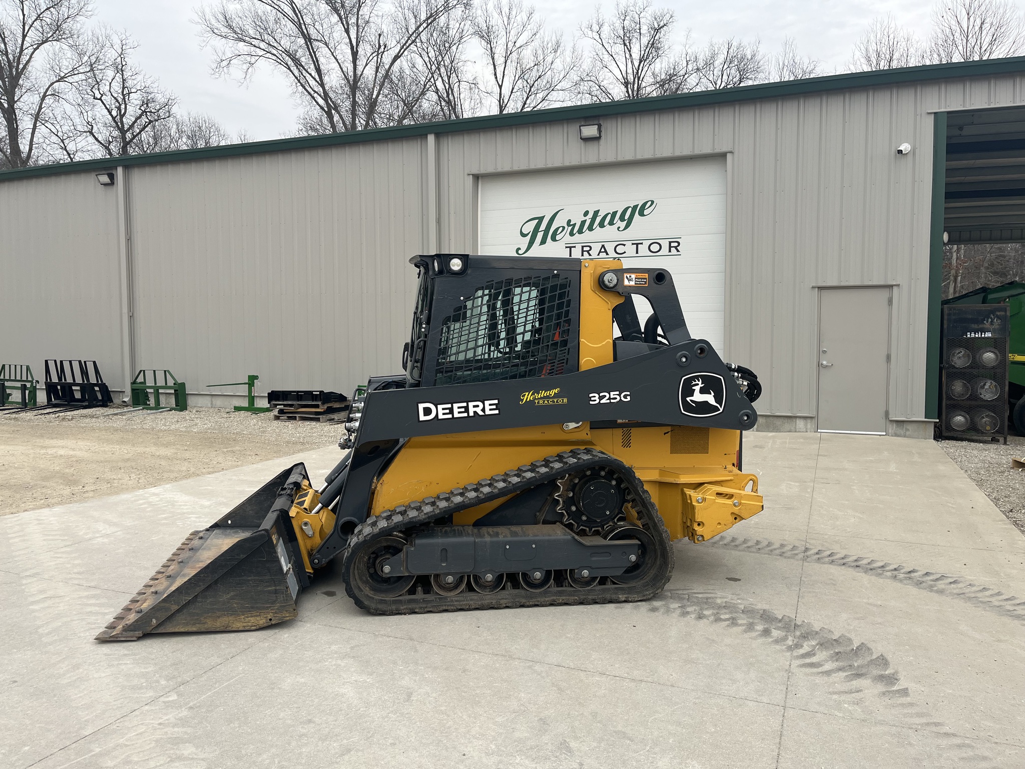  2025 John Deere 325G at Heritage Tractor in Jefferson City, MO