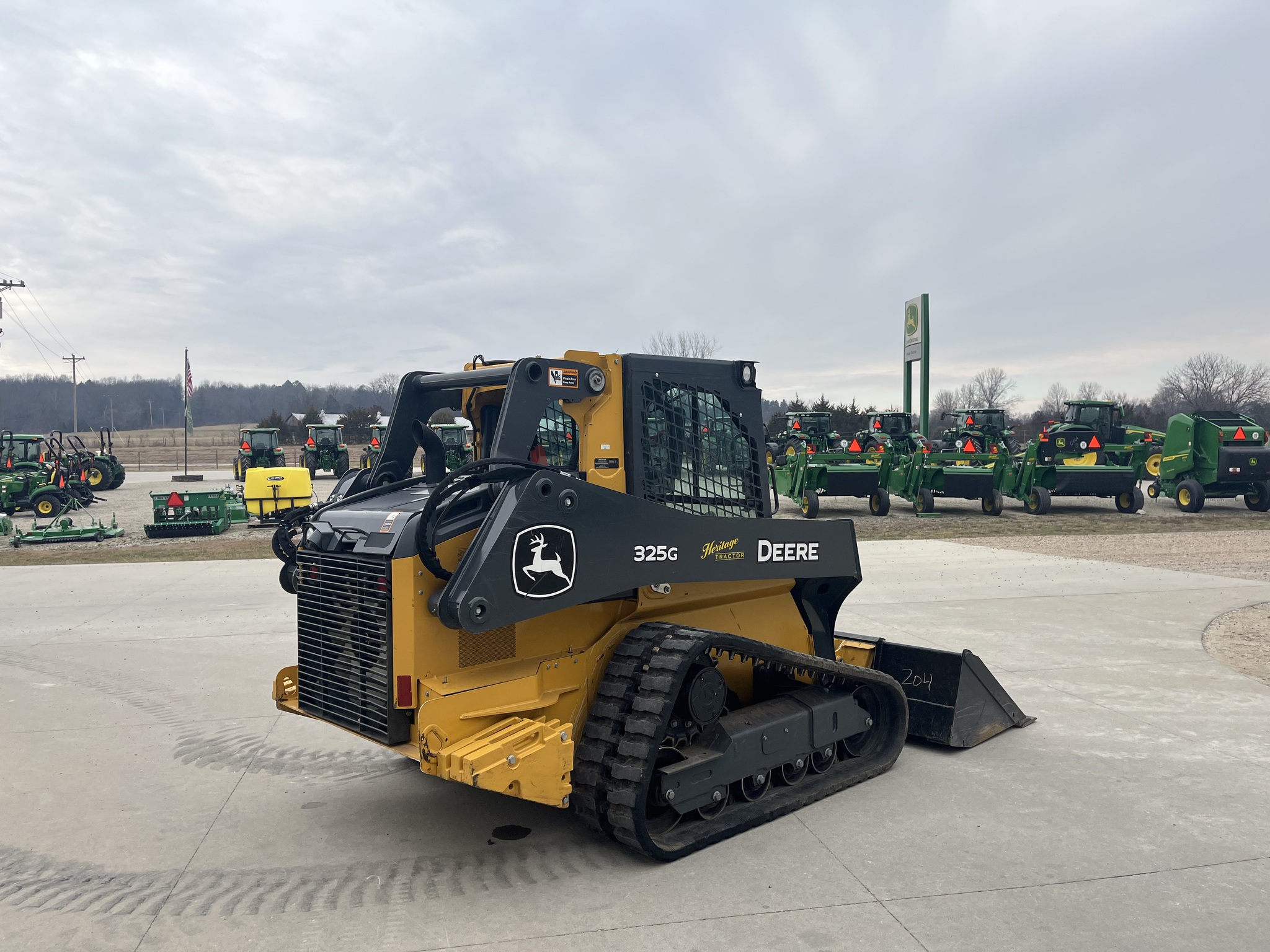  2025 John Deere 325G at Heritage Tractor in Jefferson City, MO