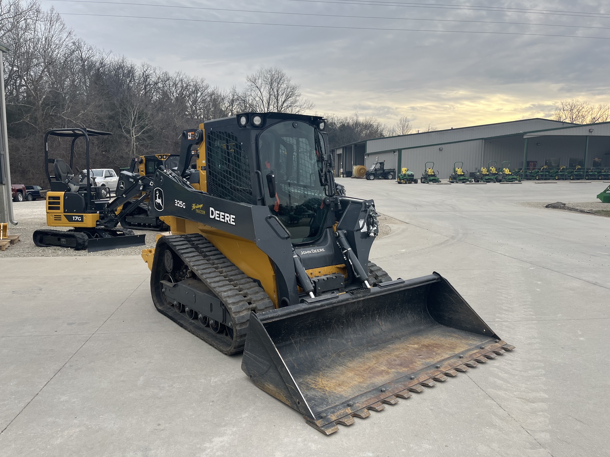  2025 John Deere 325G at Heritage Tractor in Jefferson City, MO