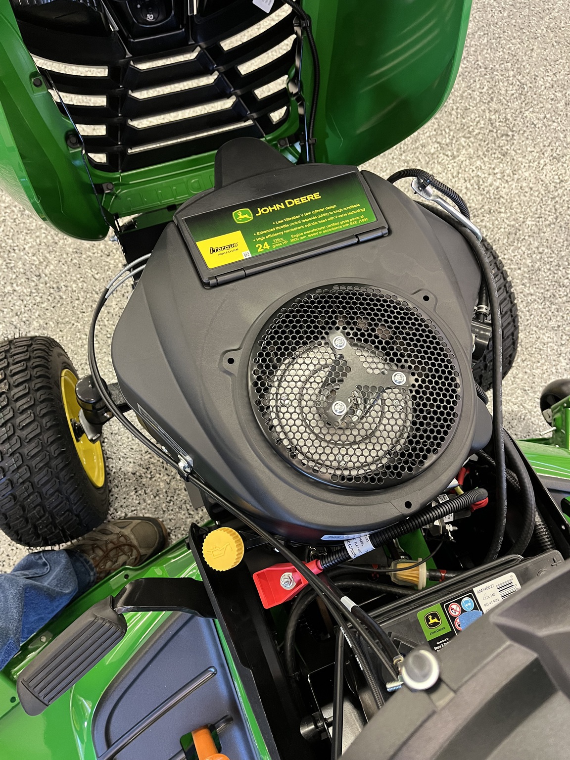 John Deere X570 Image 4