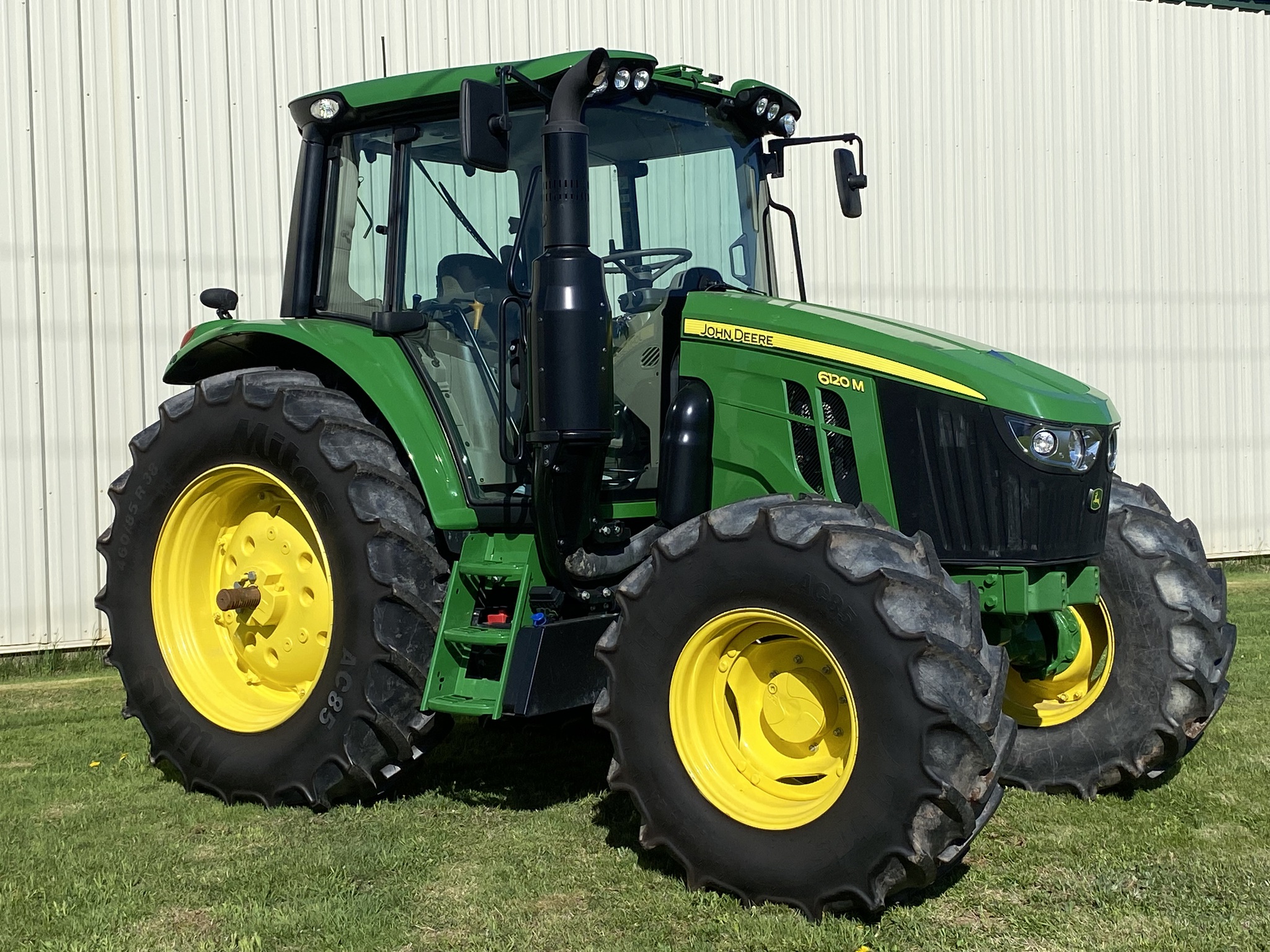 2025 John Deere 6120M Image 17