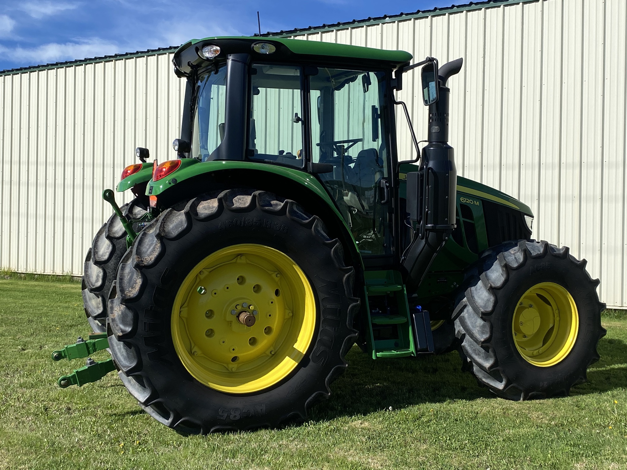 2025 John Deere 6120M Image 21
