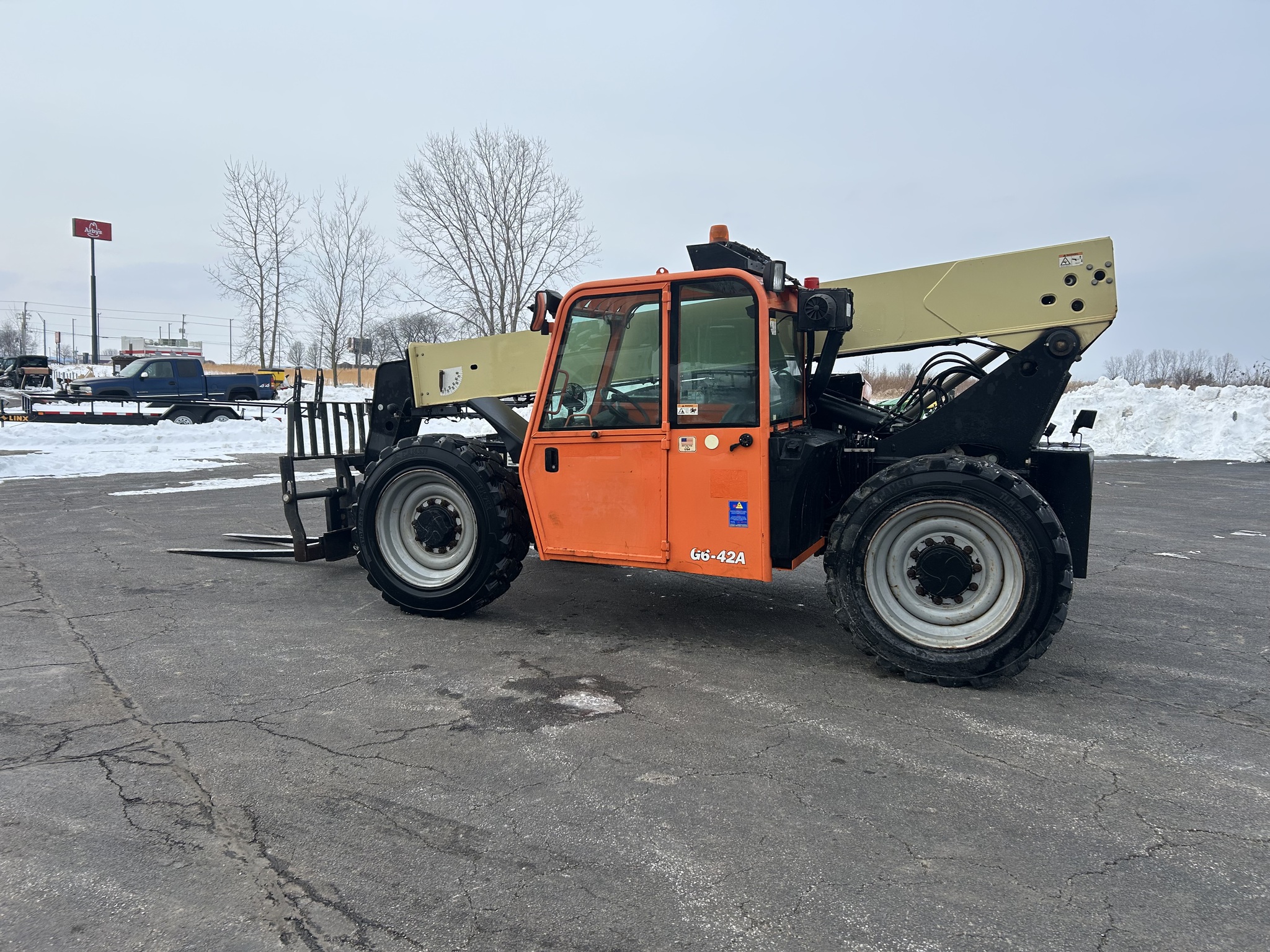 2015 JLG G6-42A Image 2