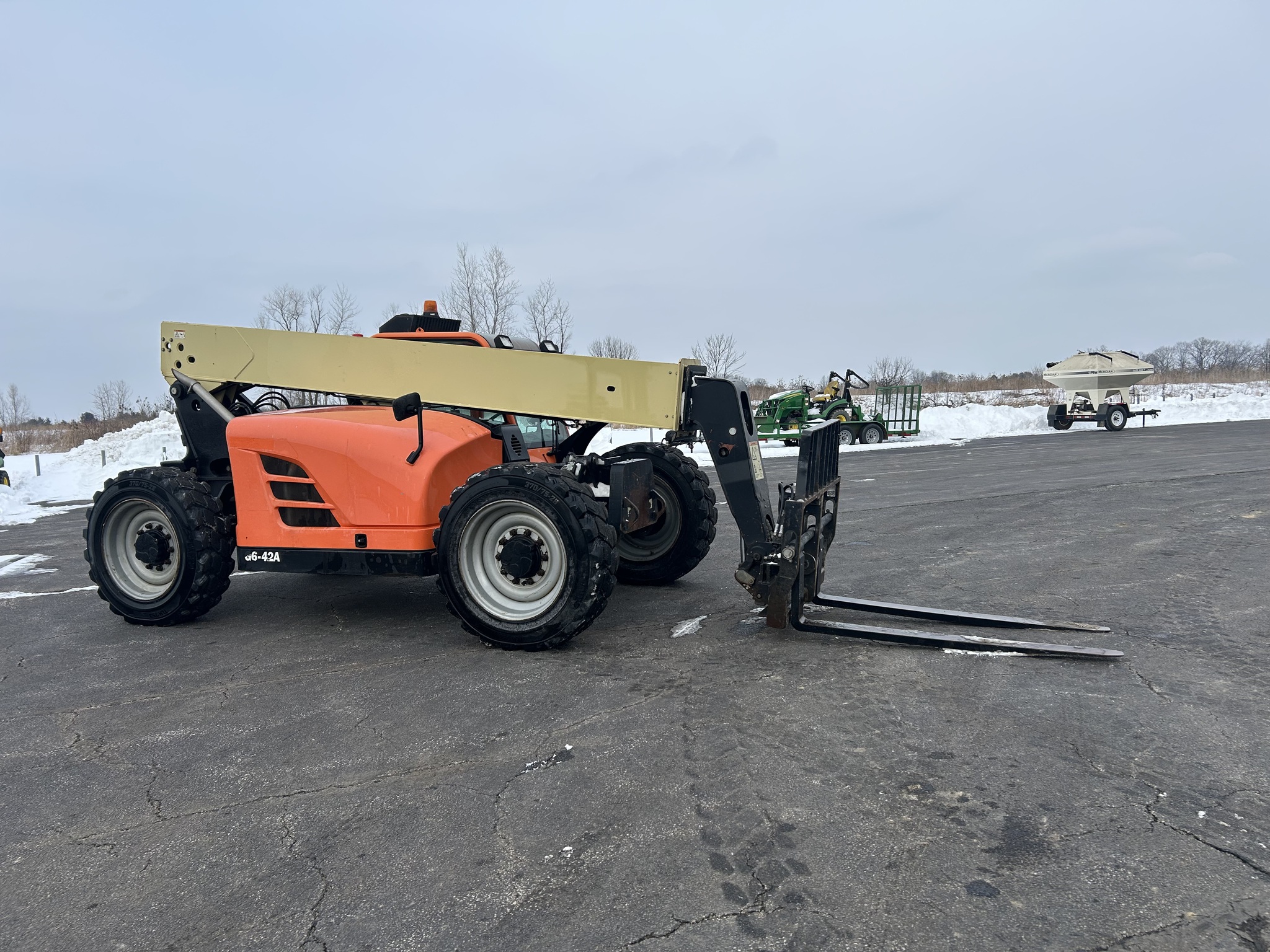 2015 JLG G6-42A Image 4