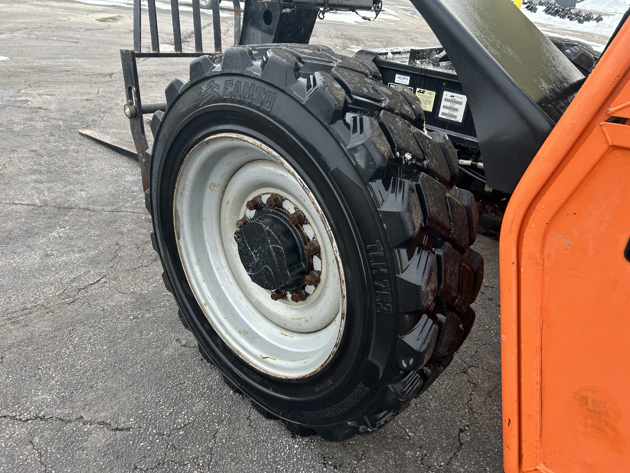 2015 JLG G6-42A Image 11