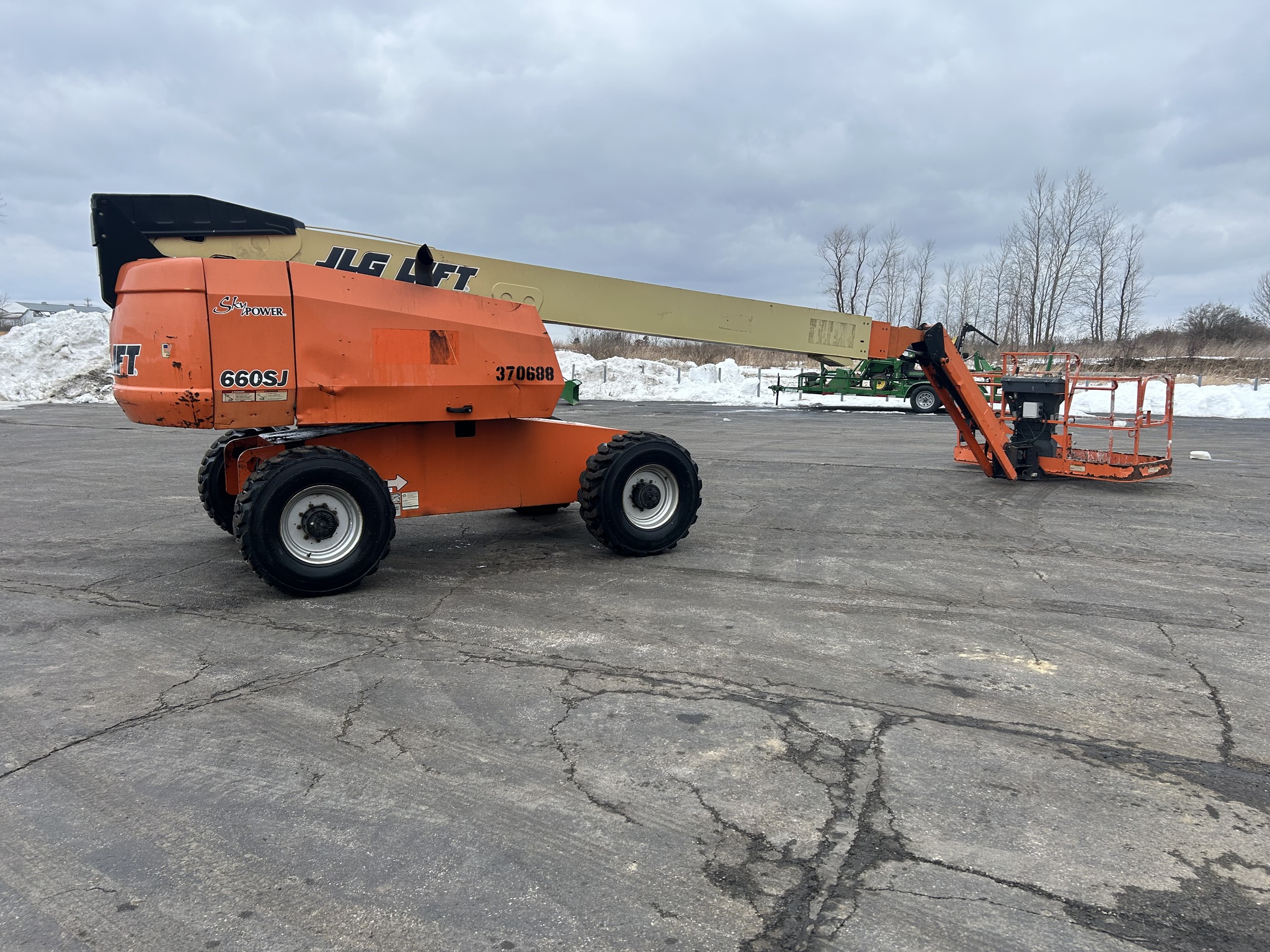 2015 JLG 660SJ Image 3