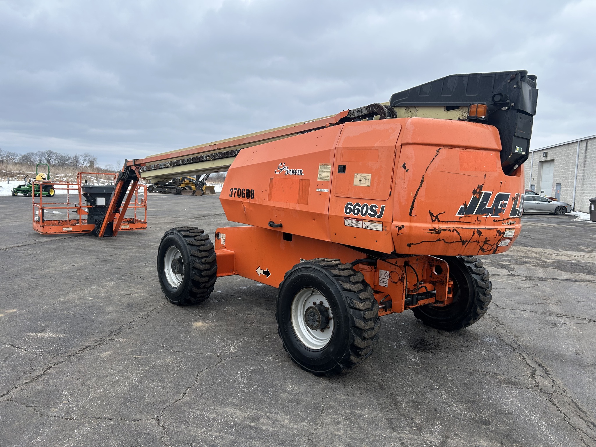 2015 JLG 660SJ Image 2