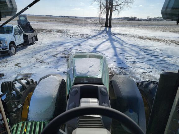 2025 John Deere 8R 410 - Photo14