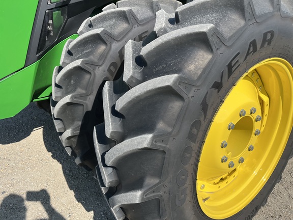 2025 John Deere 8R 410 - Photo11