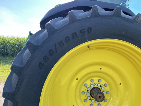 2025 John Deere 8R 410 - Photo16