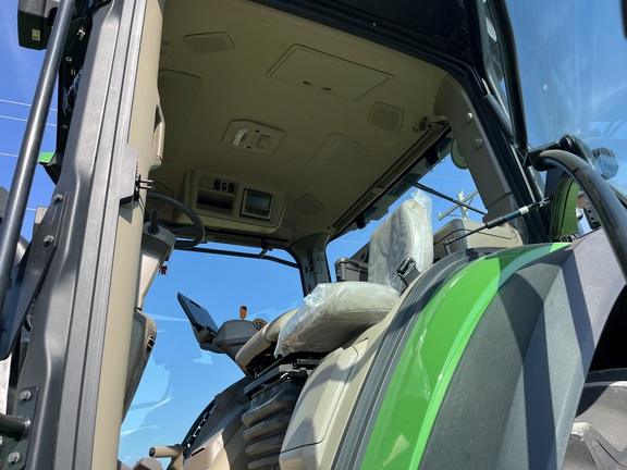 2025 John Deere 8R 410 - Photo33