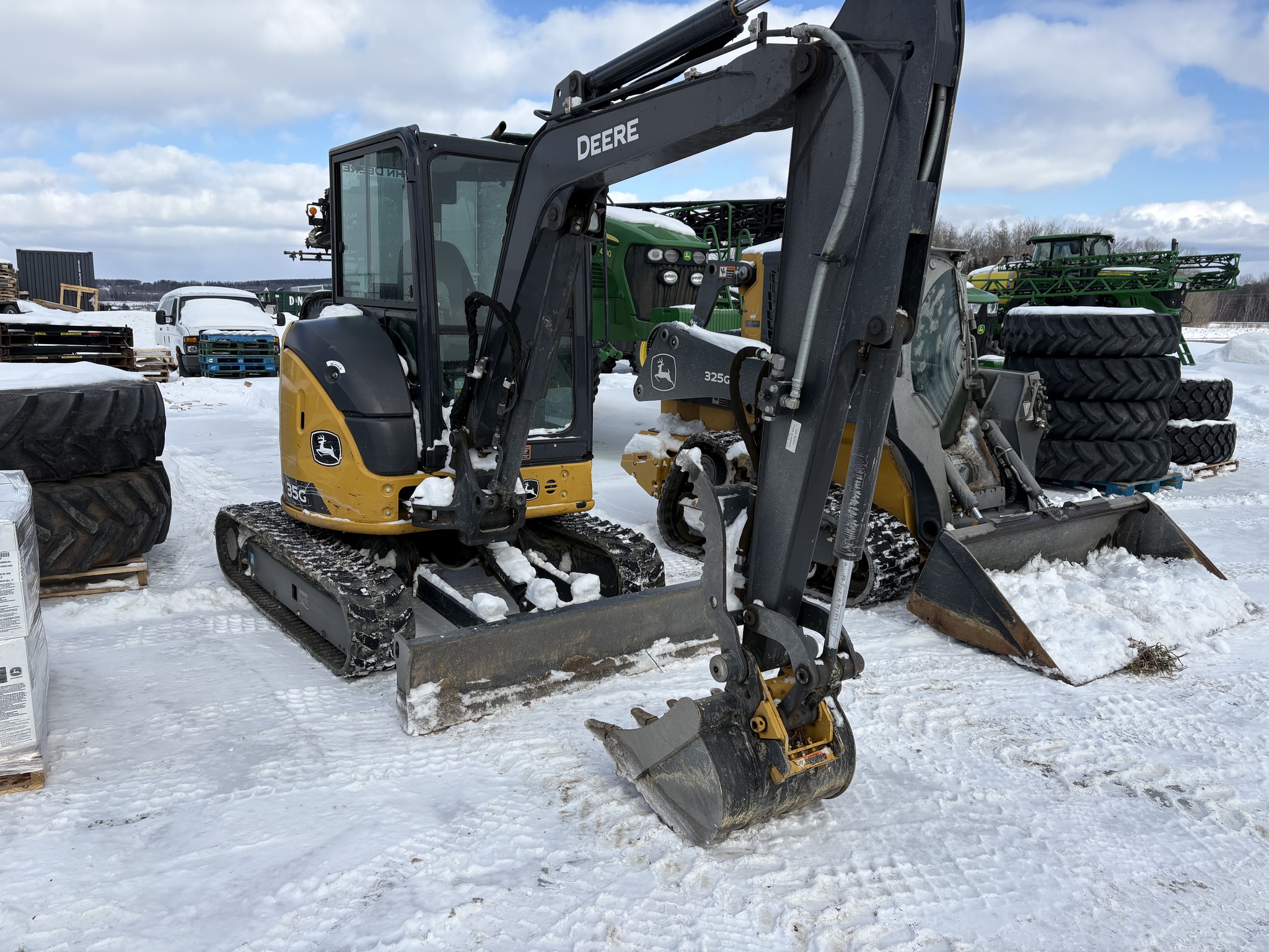 2023 John Deere 35G Image 2