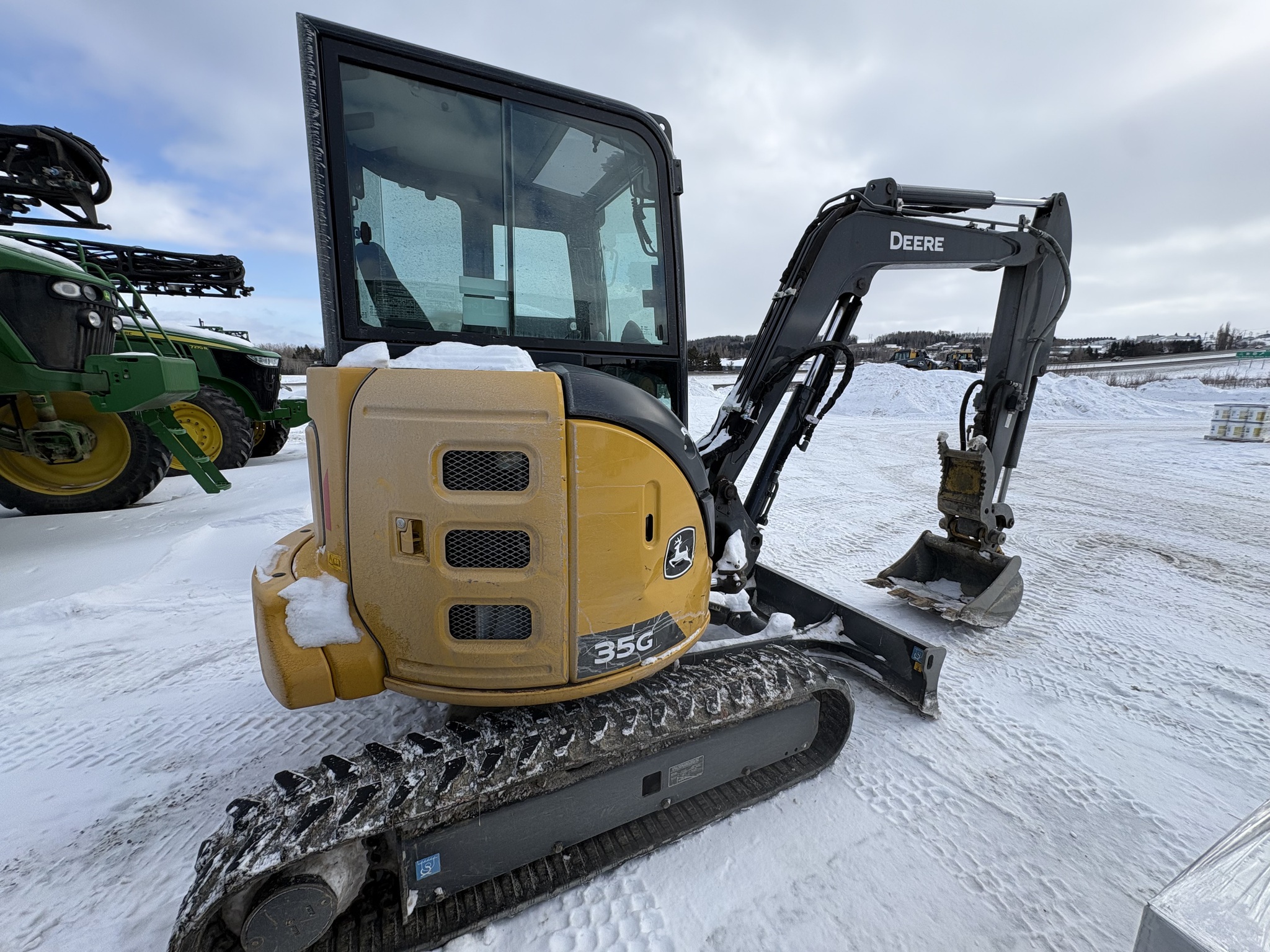 2023 John Deere 35G Image 7