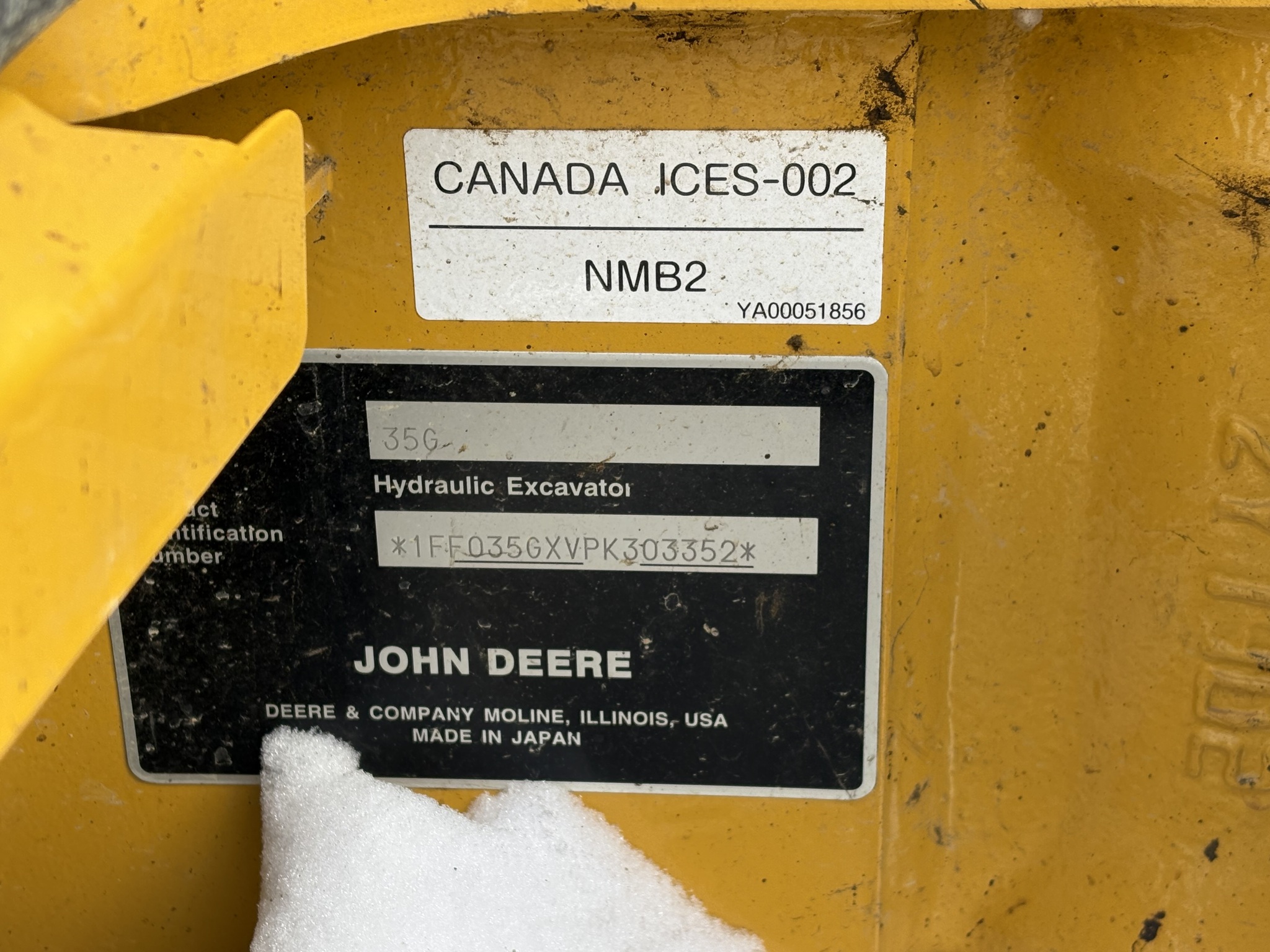 2023 John Deere 35G Image 8