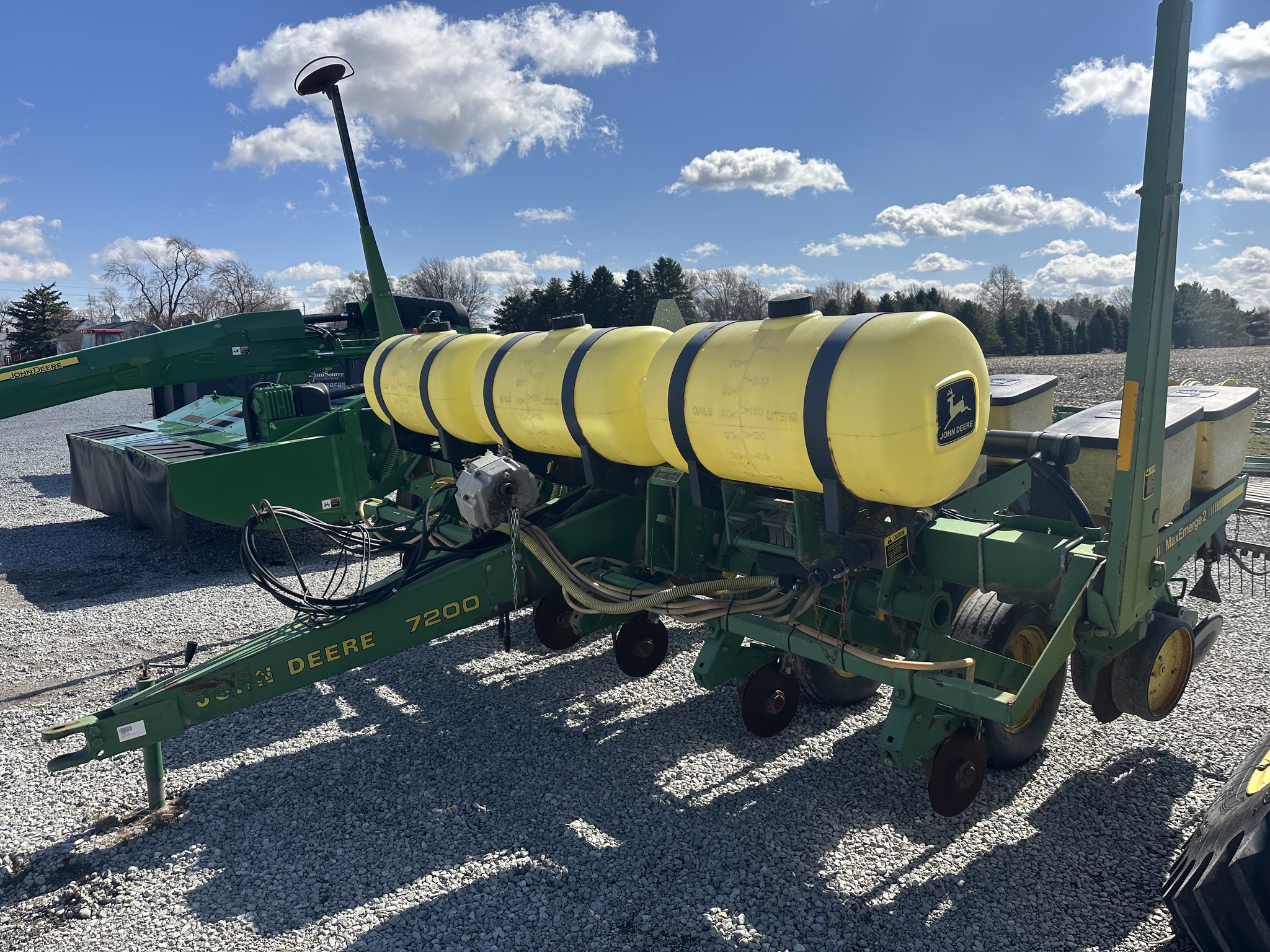 John Deere 7200 Image 1