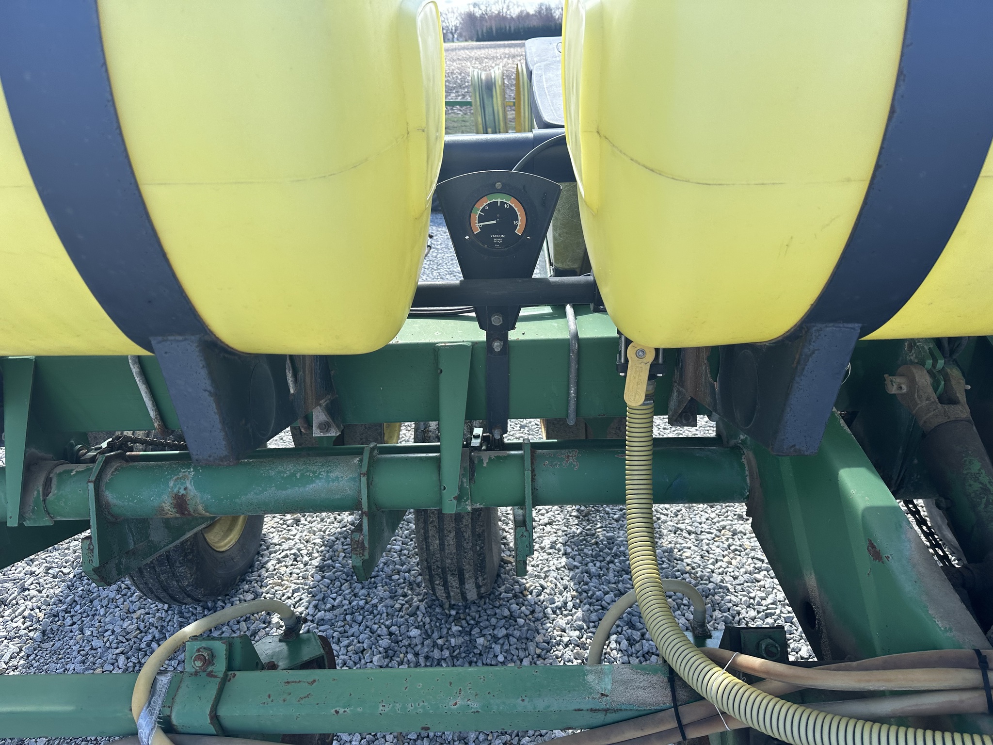 John Deere 7200 Image 17
