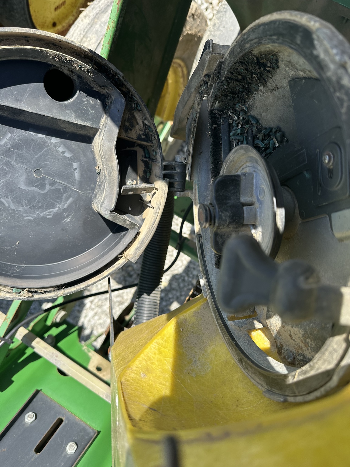 John Deere 7200 Image 25