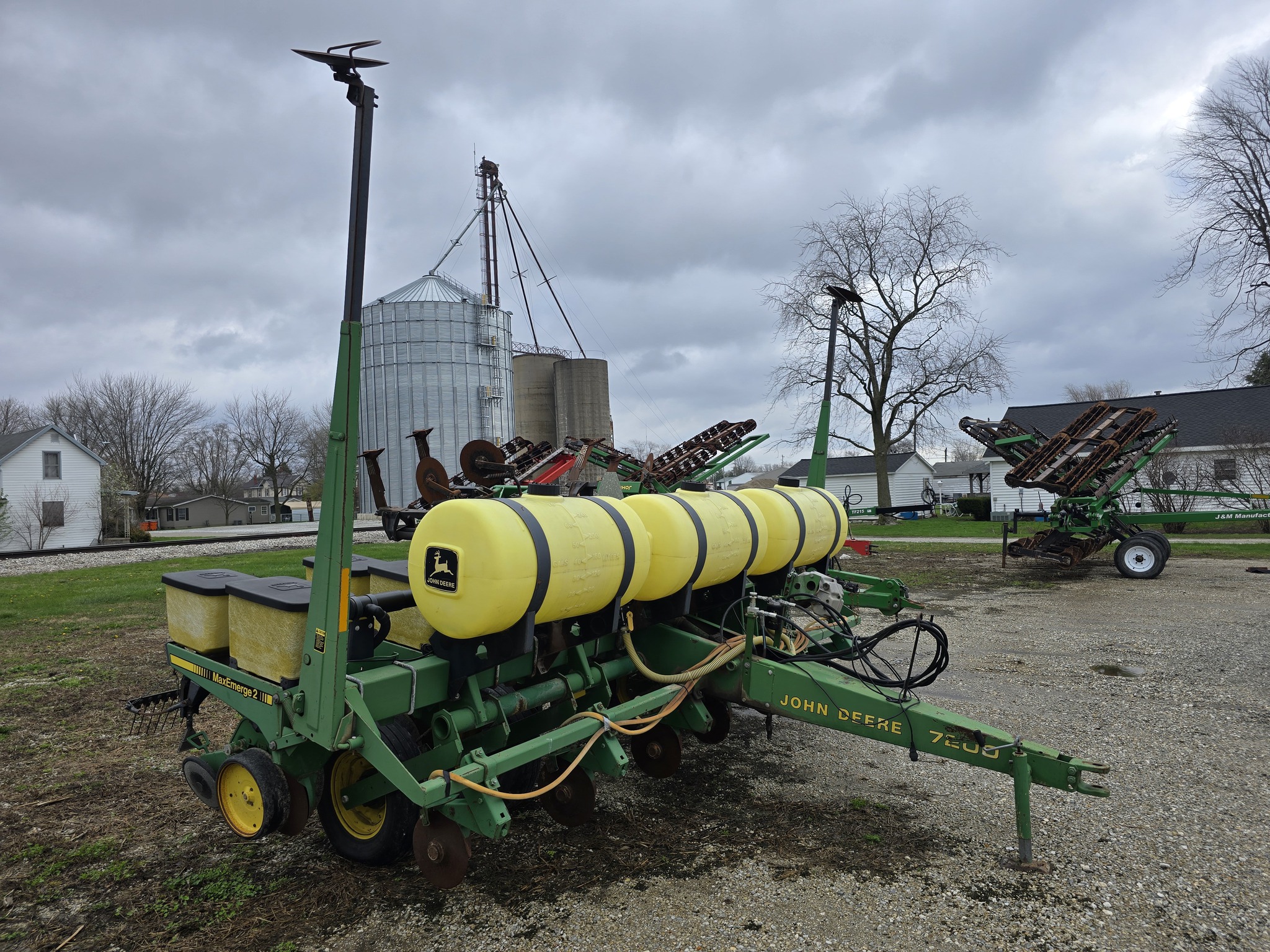 John Deere 7200 Image 2