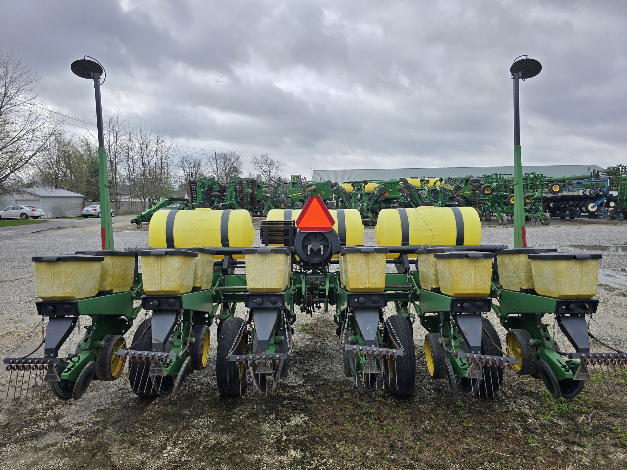 John Deere 7200 Image 8