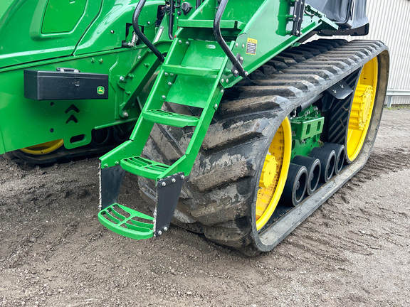 2022 John-Deere 9RT 570