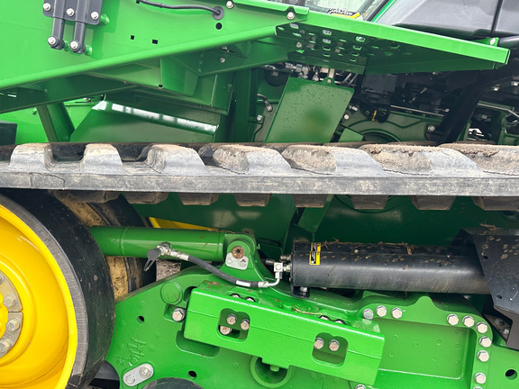 2022 John-Deere 9RT 570