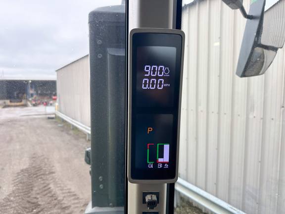 2022 John-Deere 9RT 570