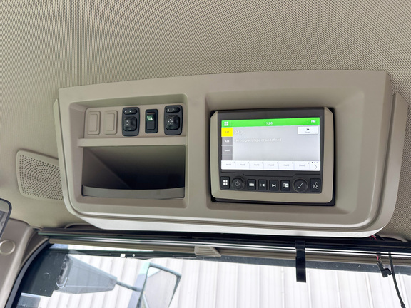 2022 John-Deere 9RT 570