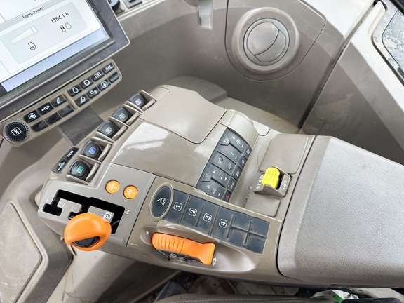 2022 John-Deere 9RT 570