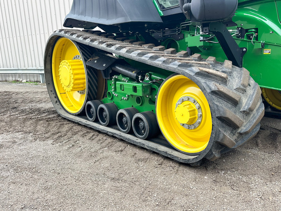 2022 John-Deere 9RT 570