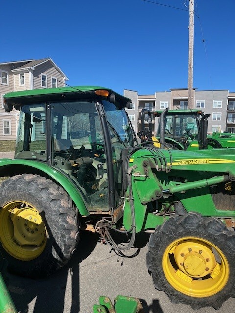 2012 John Deere 5083E Image 4