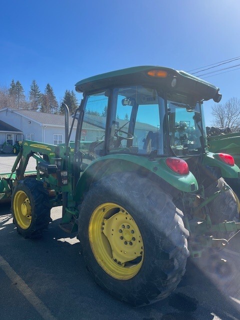 2012 John Deere 5083E Image 2