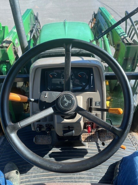 2012 John Deere 5083E Image 9