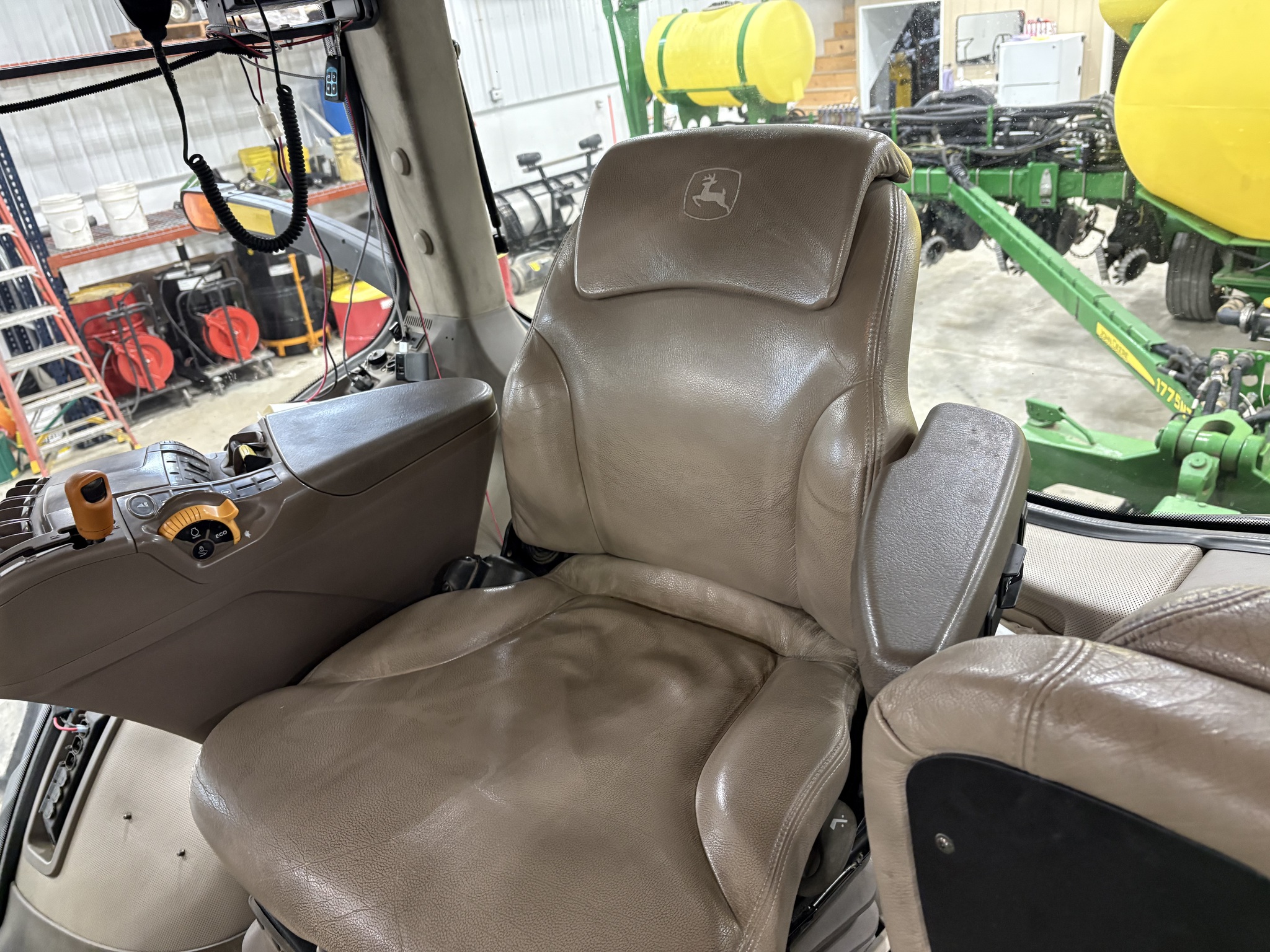 2014 John Deere 8370RT Image 35