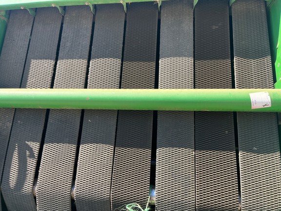 1999 John Deere 566