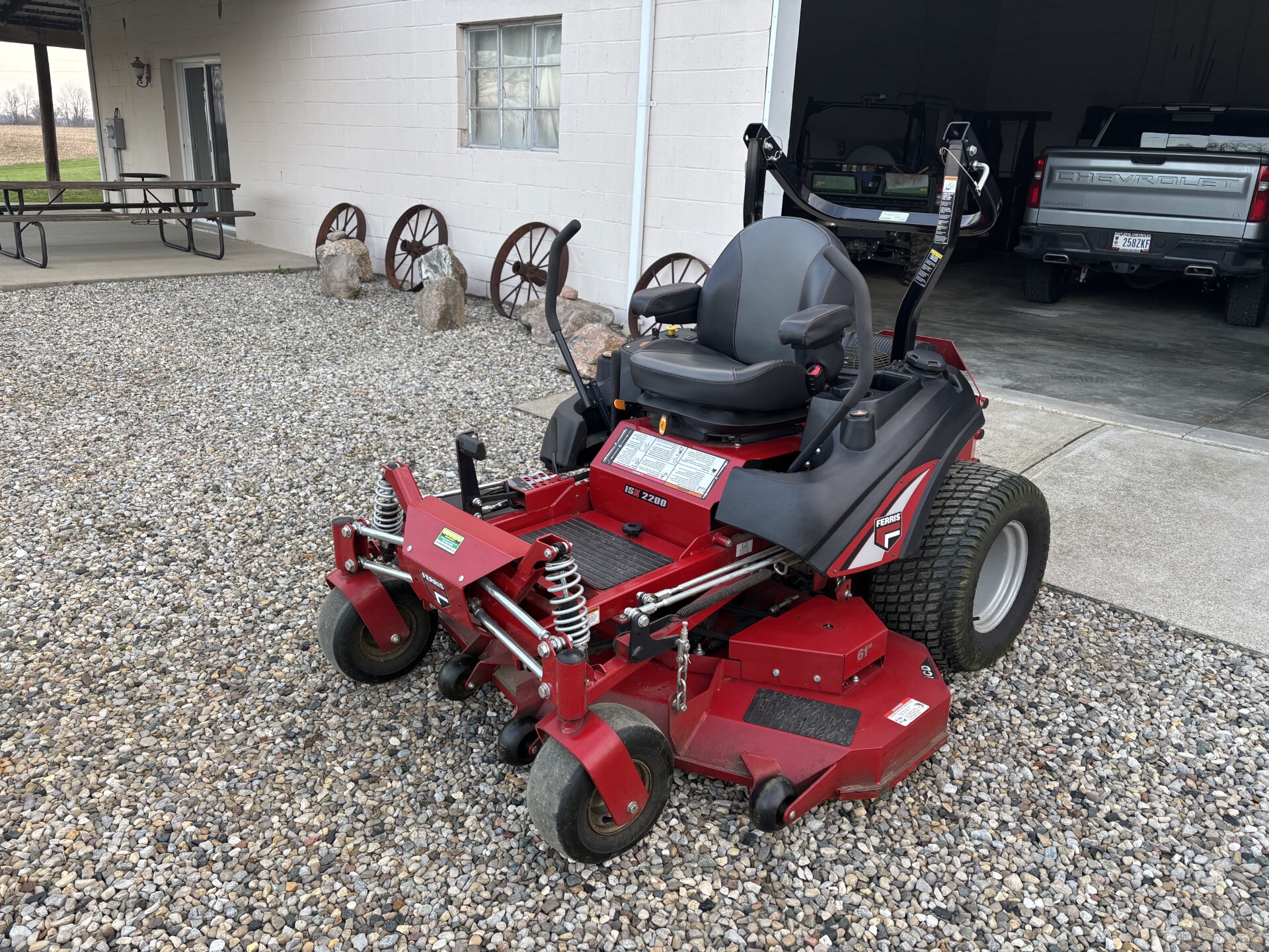 Used 2022 Ferris ISX2200 Zero Turn Mowers at Koenig Equipment in Germantown, OH - PhotoXL14