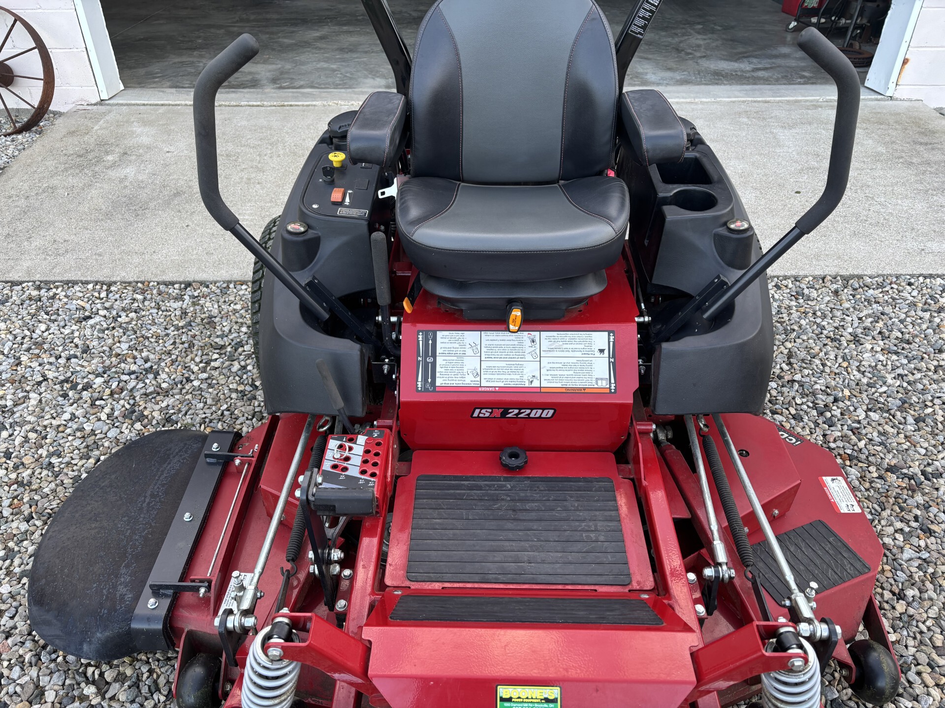 Used 2022 Ferris ISX2200 Zero Turn Mowers at Koenig Equipment in Germantown, OH - PhotoXL4