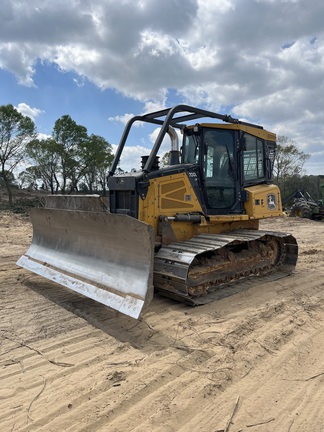 Photo of a 2021 John Deere 700L